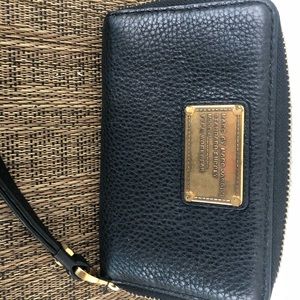 🔥MARC BY MARC JACOBS small black leather wristlet